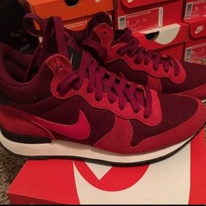 Nike Internationalists